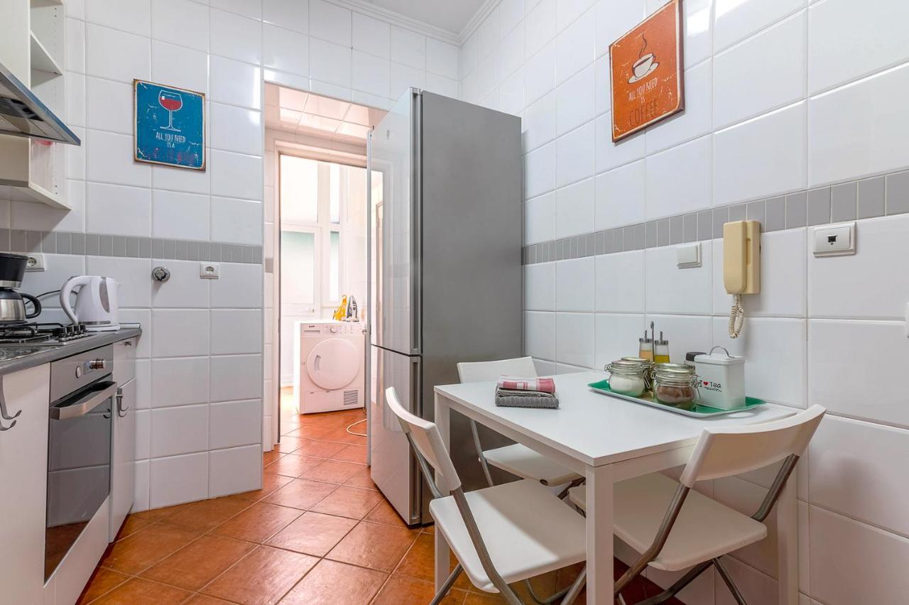 Alm- Spacious. Sunny. Patio. Quiet Area. Fast Wifi Lisbon Exterior photo