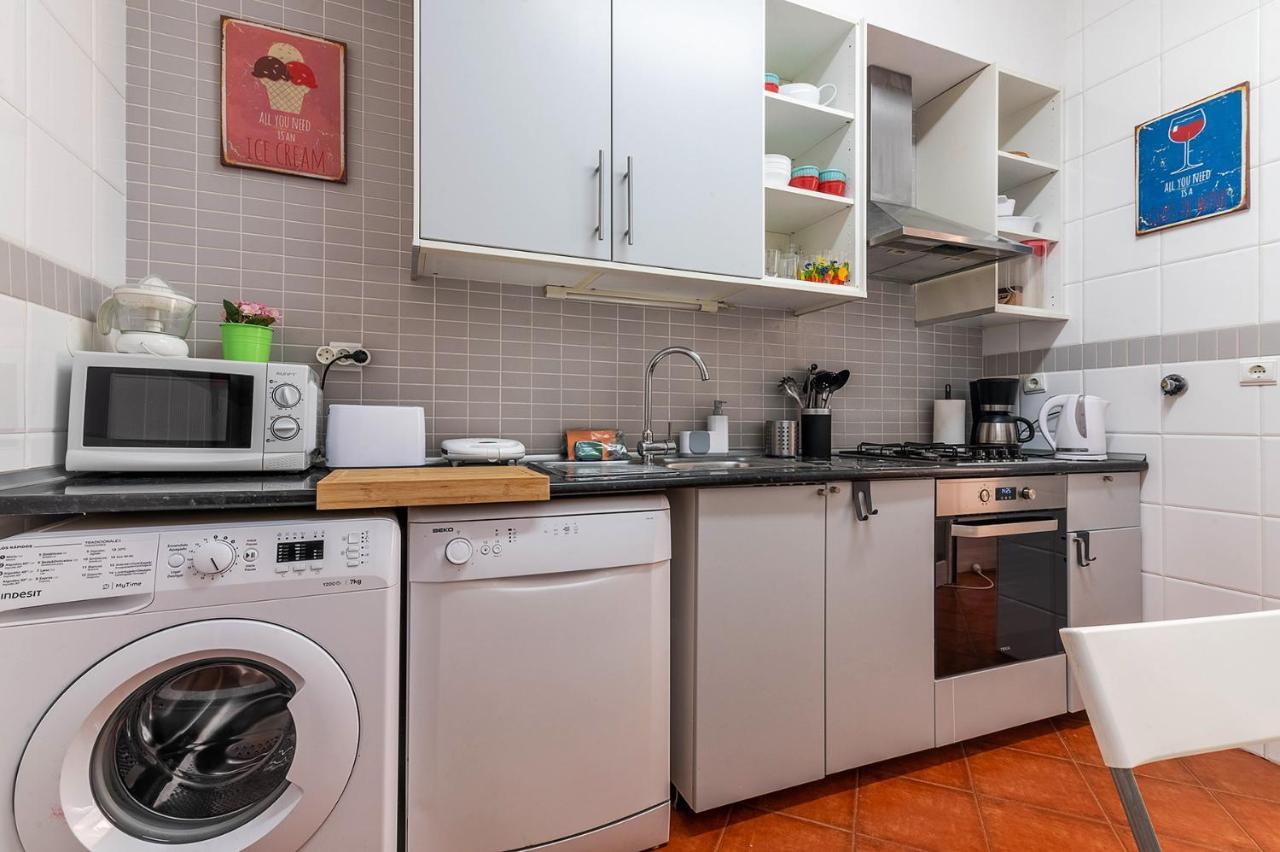 Alm- Spacious. Sunny. Patio. Quiet Area. Fast Wifi Lisbon Exterior photo