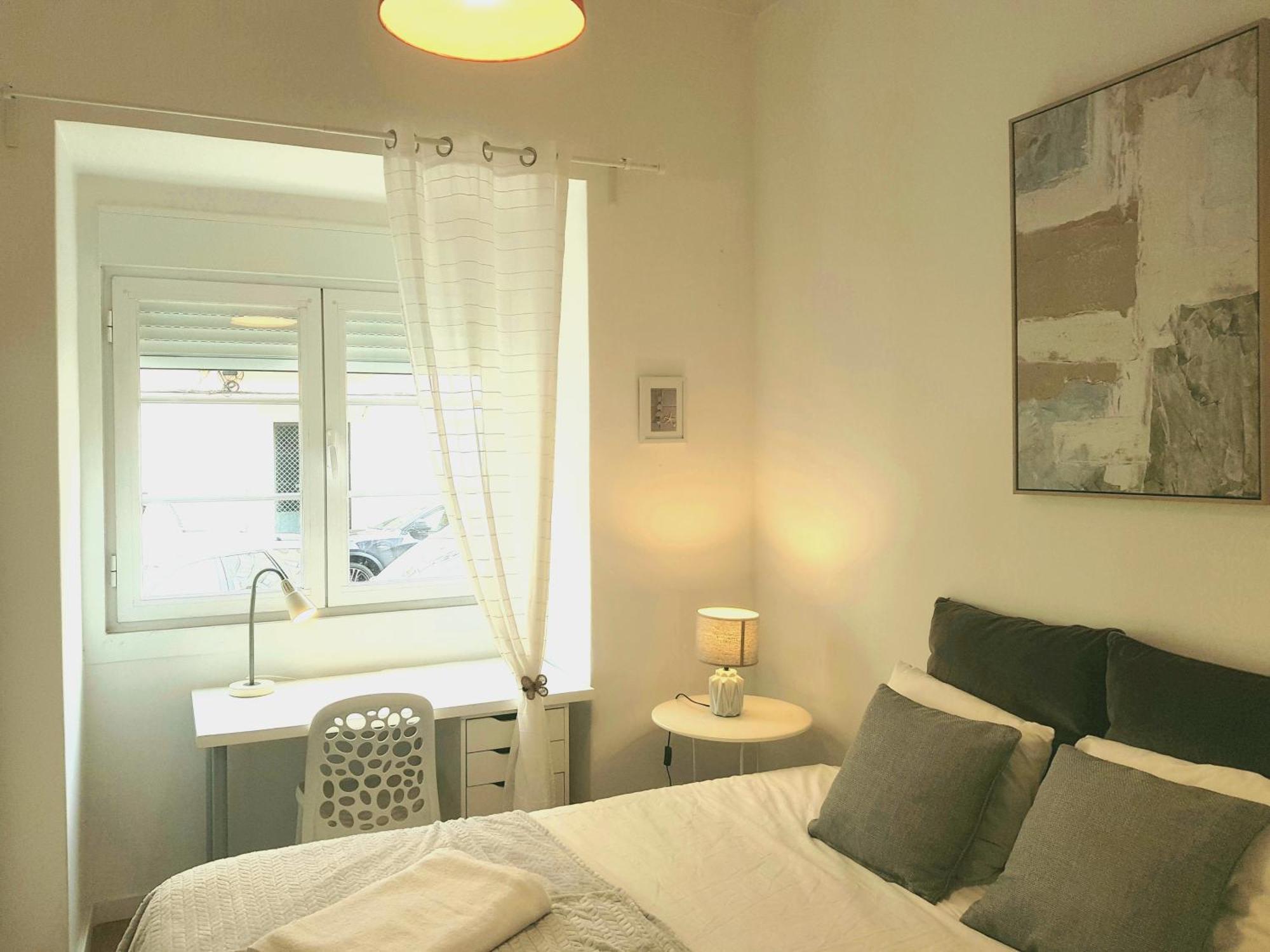 Alm- Spacious. Sunny. Patio. Quiet Area. Fast Wifi Lisbon Exterior photo